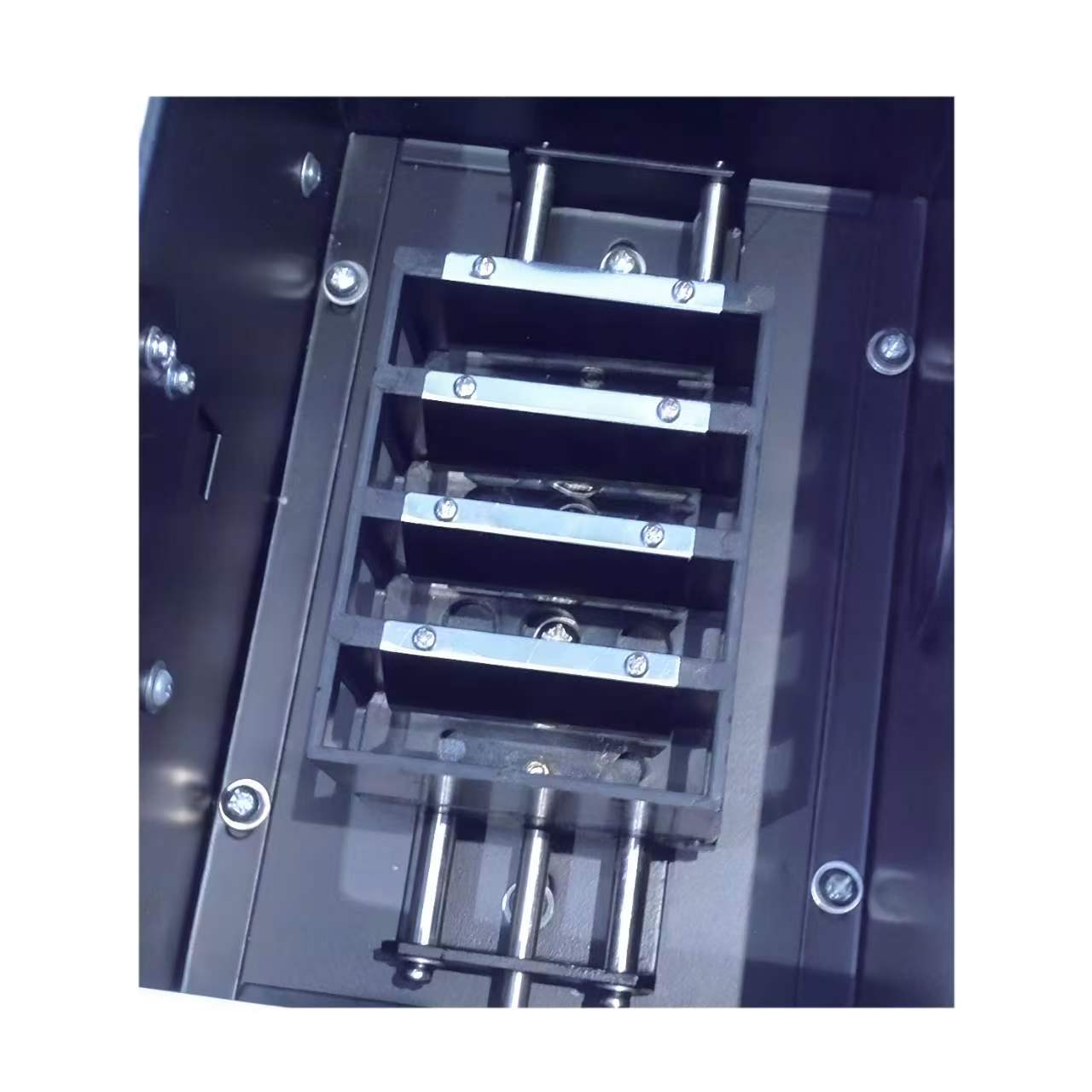 nternal optical system of the UV-Vis spectrophotometer showing Czerny-Turner monochromator and 1200 lines/mm grating.