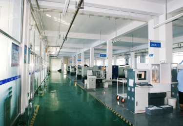 Cleanroom production environment for zirconia ceramic sleeves, ensuring high quality